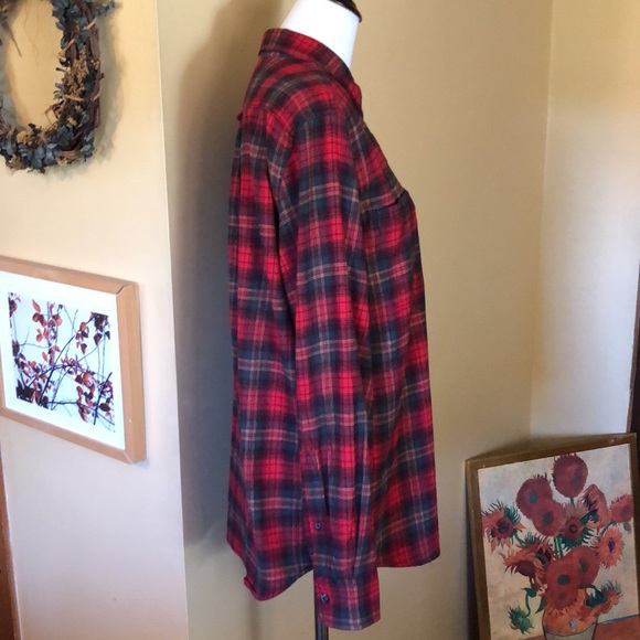 WOOLRICH size XL Classic plaid BARN CHORE shirt Soft 100% cotton Red Gray Button - Picture 3 of 15